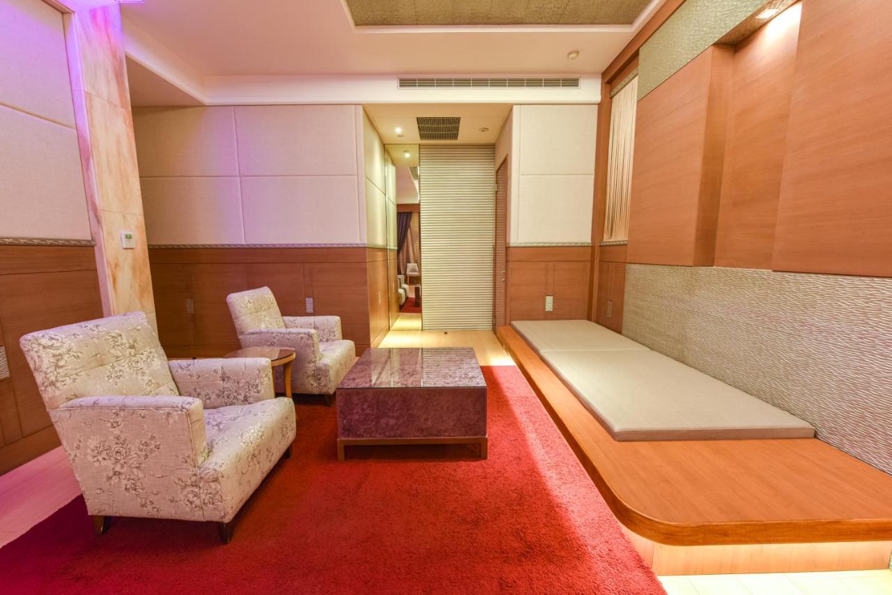 Purple Garden Motel 高雄市 エクステリア 写真