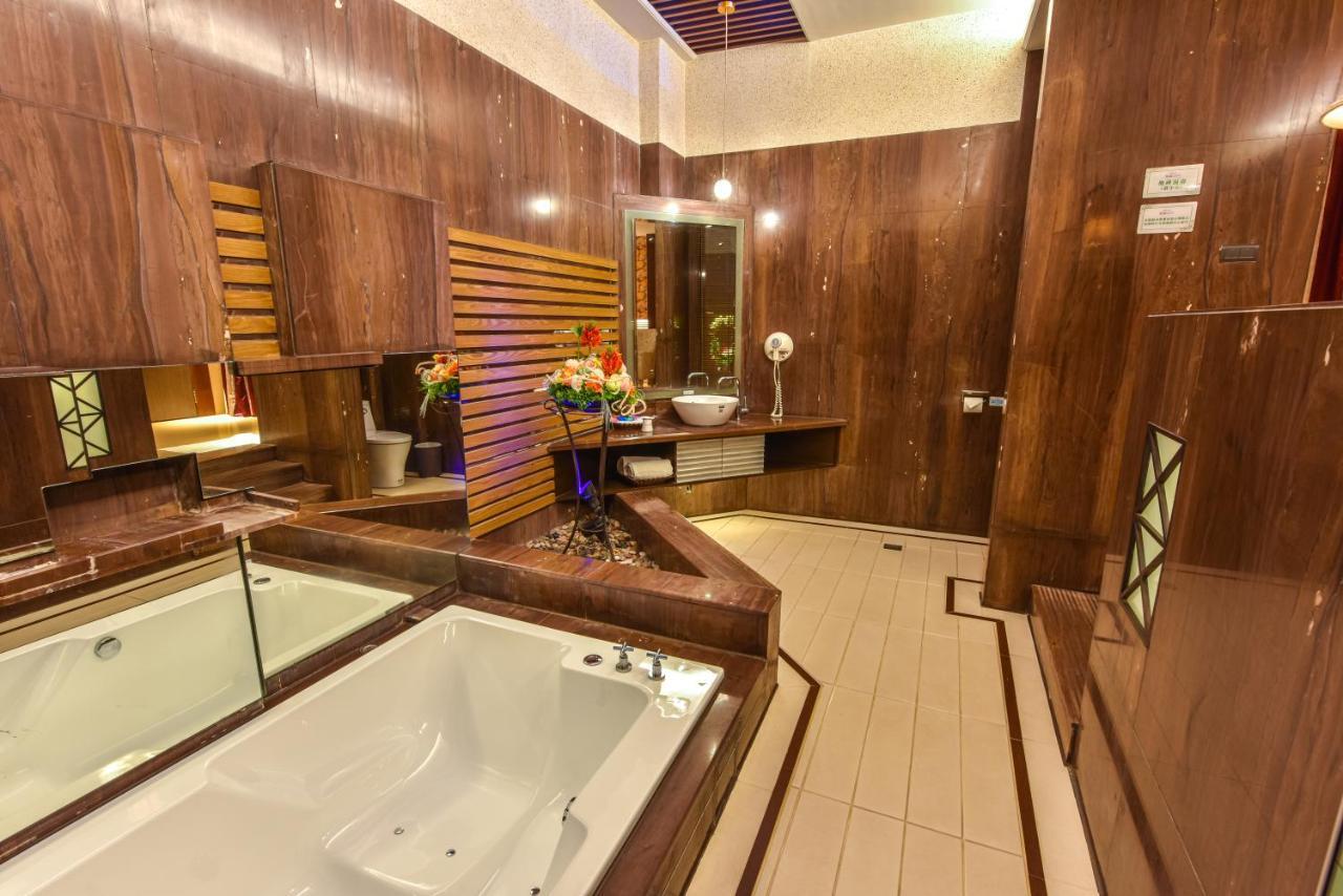 Purple Garden Motel 高雄市 エクステリア 写真